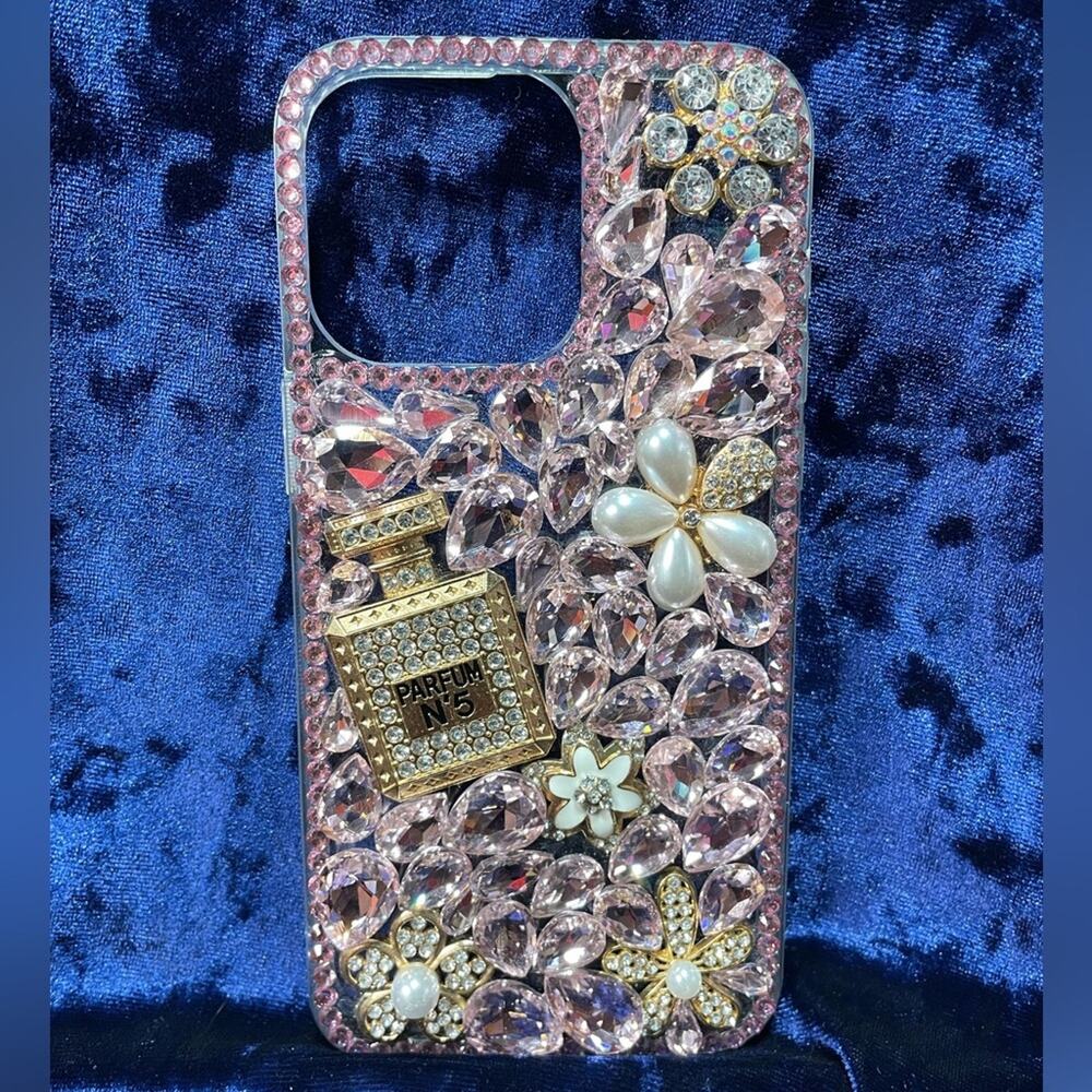 Luxury Pink Crystal Perfume Bottle Phone Case IPHONE 15